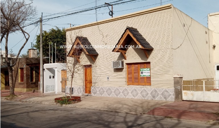 RAFAELA - BOLIVAR 367 - Barrio 9 de Julio - Todos los servicios - 195 m2