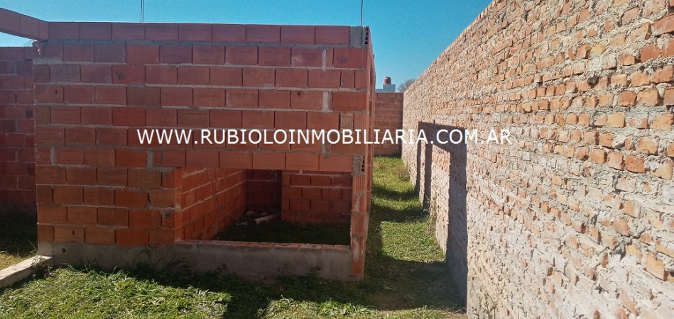 VENDIDO - SUNCHALES - LOTE 300 M2. CON VIVIENDA EN CONSTRUCCION DE 90 M2 cubiertos - Oportunidad