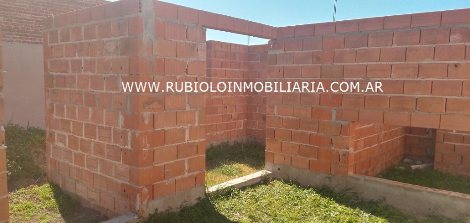 VENDIDO - SUNCHALES - LOTE 300 M2. CON VIVIENDA EN CONSTRUCCION DE 90 M2 cubiertos - Oportunidad