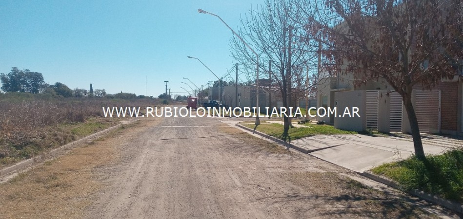 VENDIDO - SUNCHALES - LOTE 300 M2. CON VIVIENDA EN CONSTRUCCION DE 90 M2 cubiertos - Oportunidad