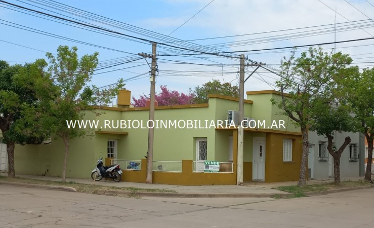 VENDIDO - SUNCHALES -  A 3 CUADRAS DE PLAZA LIBERTAD - VIVIENDA 2 DORMITORIOS - GARAGE - Todos los servicios