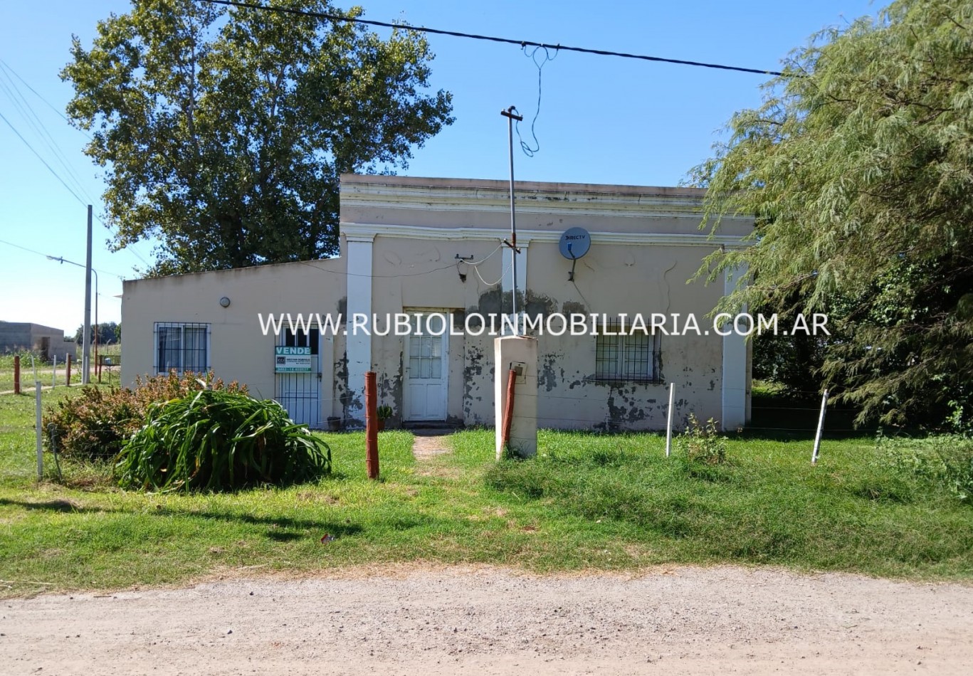 COLONIA ALDAO - VIVIENDA CON AMPLIO TERRENO EN ESQUINA