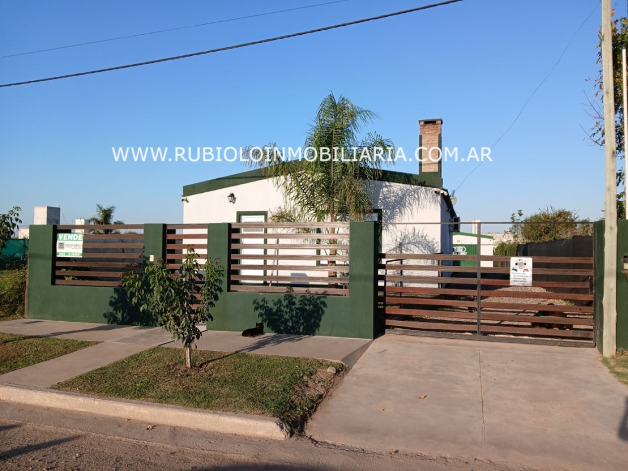 RAMONA - SF - VIVIENDA 3 DORMITORIOS - QUINCHO - GARAGE AMPLIO PARA 2 VEHICULOS