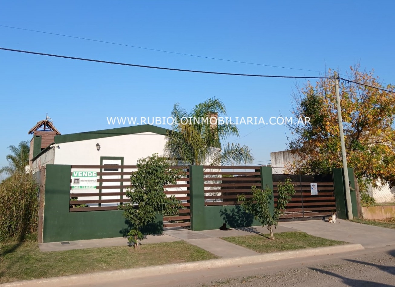 RAMONA - SF - VIVIENDA 3 DORMITORIOS - QUINCHO - GARAGE AMPLIO PARA 2 VEHICULOS