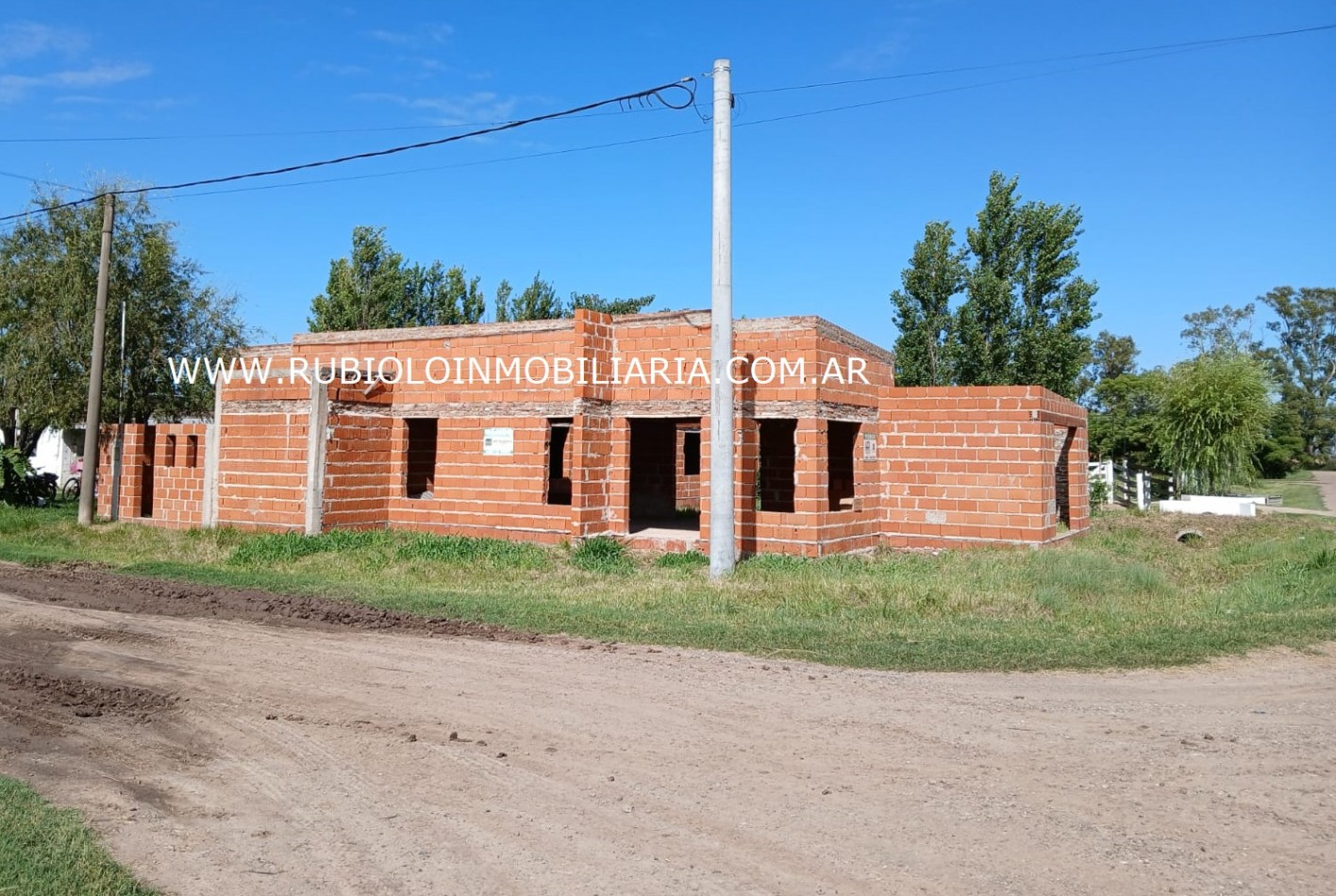 COLONIA ALDAO - SF - (en Construccion)  VIVIENDA de 3 DORMITORIOS, Estar / Comedor /Cocina , Ante Baño y Baño, Lavadero, Cochera y patio