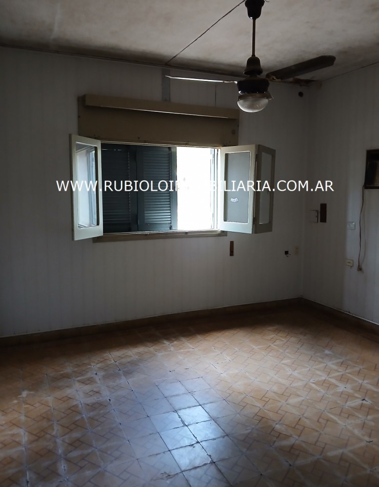 TACURAL - Sta. Fe .- CASA EN AVDA. 9 DE JULIO DE 150 M2 - LOTE DE 700 M2. ....A REMODELAR