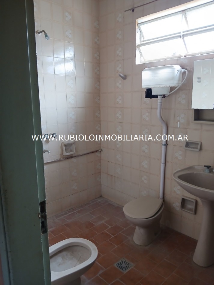 TACURAL - Sta. Fe .- CASA EN AVDA. 9 DE JULIO DE 150 M2 - LOTE DE 700 M2. ....A REMODELAR
