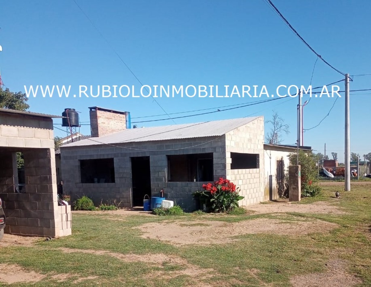 COLONIA ALDAO - VIVIENDA de 3 DORMITORIOS - QUINCHO - PATIO - GARAGE - DEPOSITO / TALLER