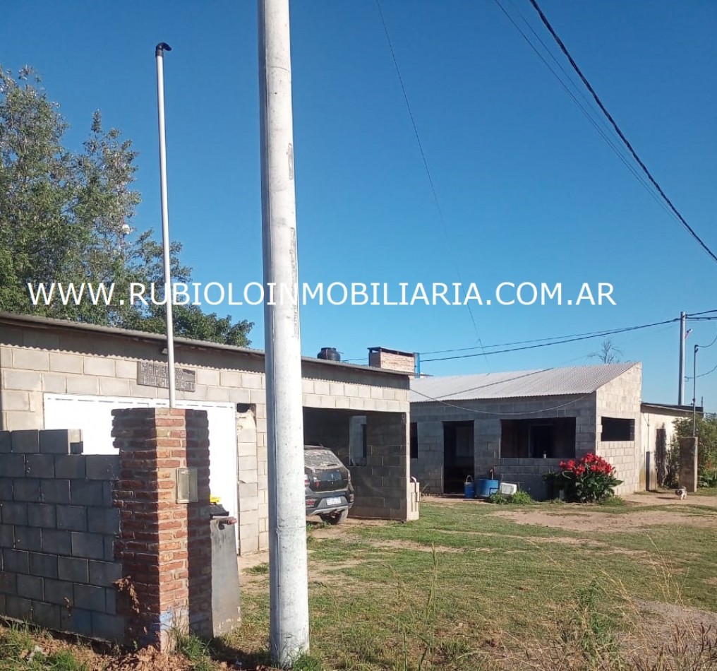 COLONIA ALDAO - VIVIENDA de 3 DORMITORIOS - QUINCHO - PATIO - GARAGE - DEPOSITO / TALLER