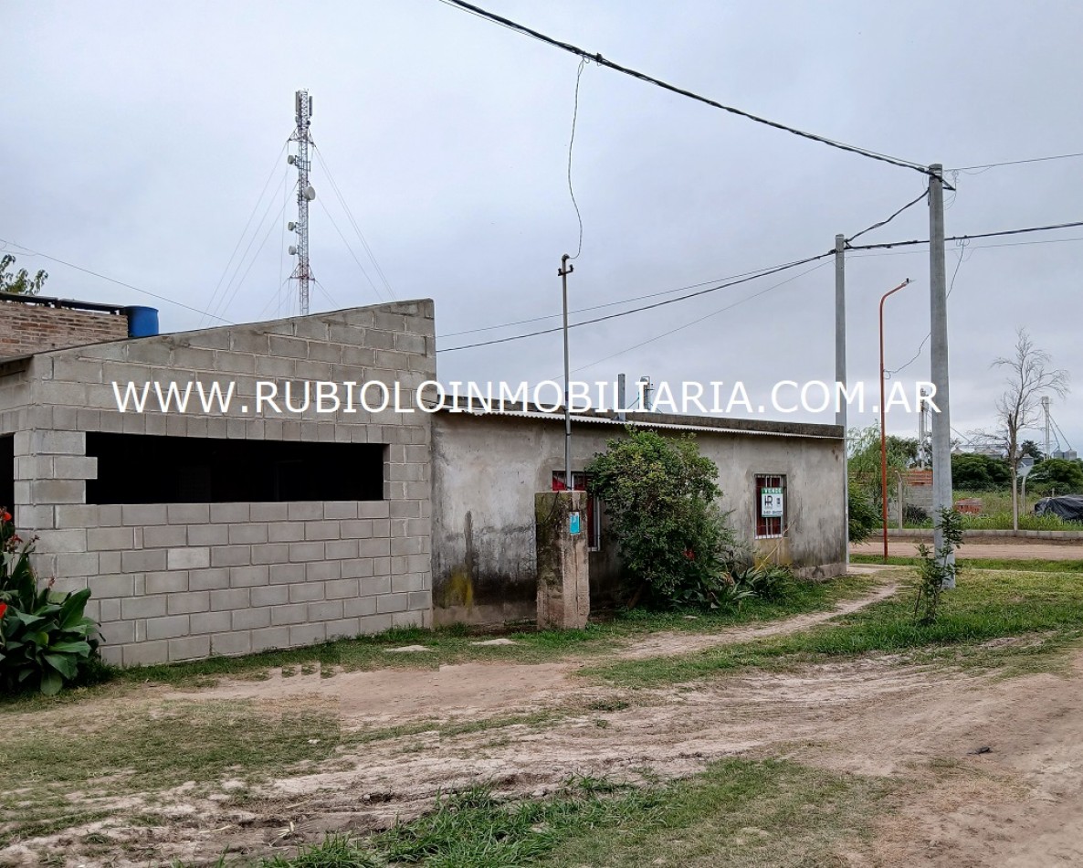 COLONIA ALDAO - VIVIENDA de 3 DORMITORIOS - QUINCHO - PATIO - GARAGE - DEPOSITO / TALLER