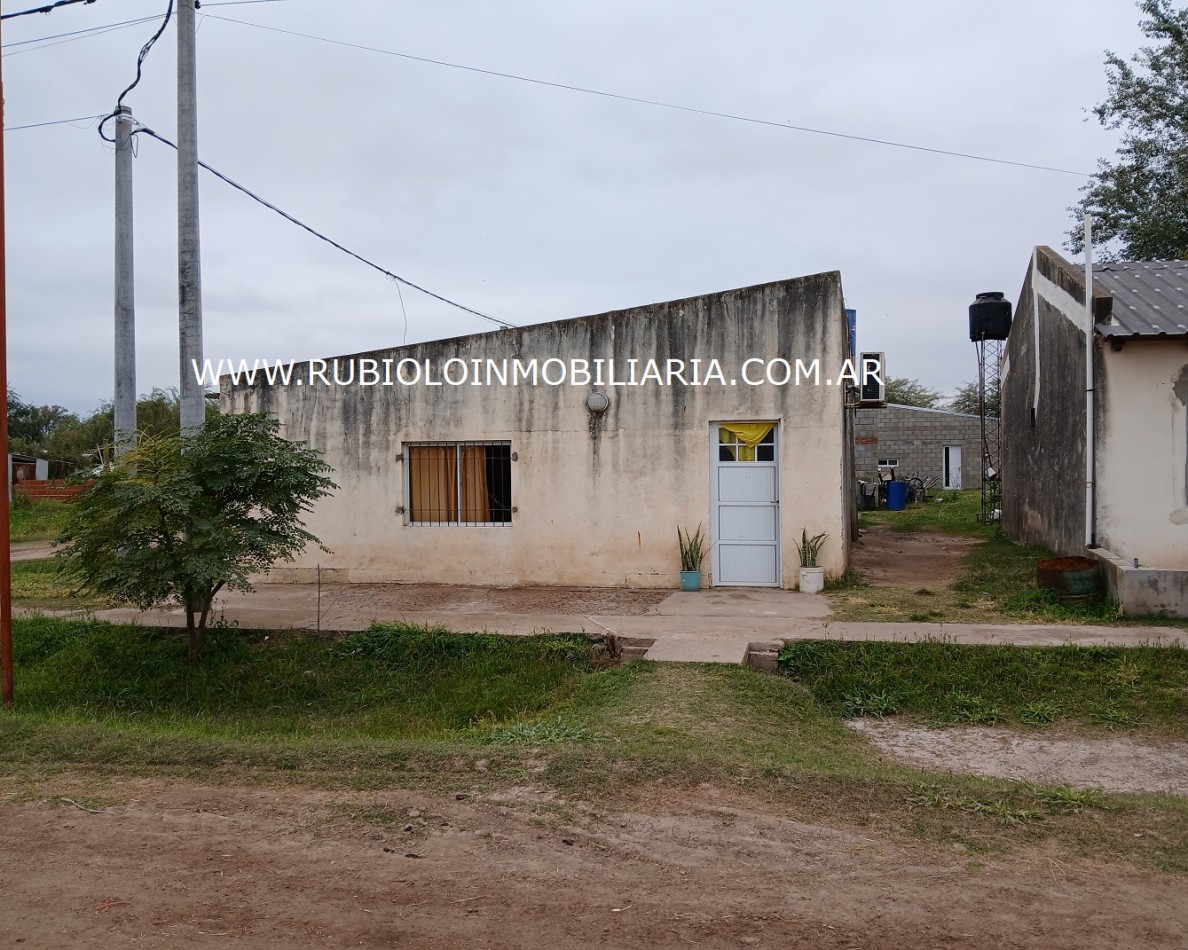 COLONIA ALDAO - VIVIENDA de 3 DORMITORIOS - QUINCHO - PATIO - GARAGE - DEPOSITO / TALLER